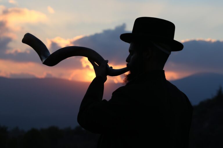 URI practices 4,000-year-old traditions for Rosh Hashana, Yom Kippur